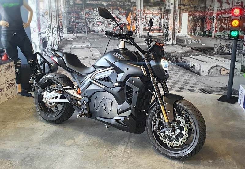 Alrendo TS Bravo en una tienda