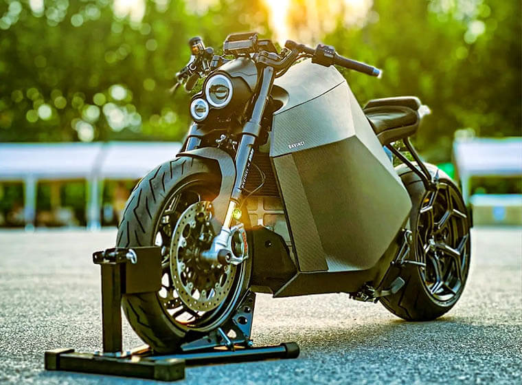 Davinci DC100 en caballete de carreras