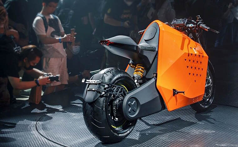 Davinci DC100 naranja en una presentación