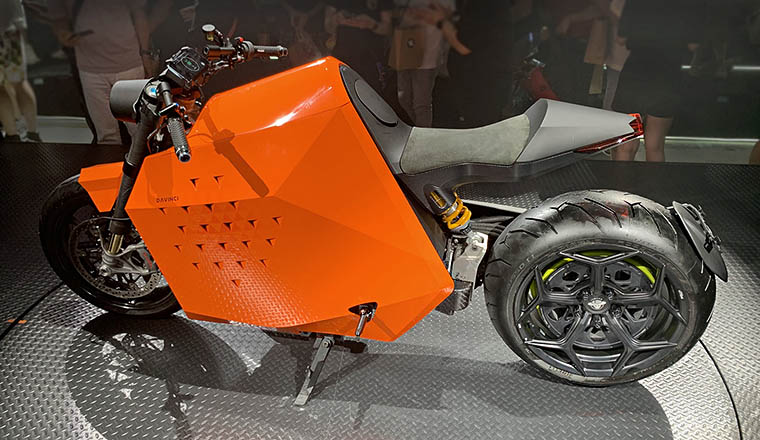 Davinci DC100 naranja, vista superior lateral