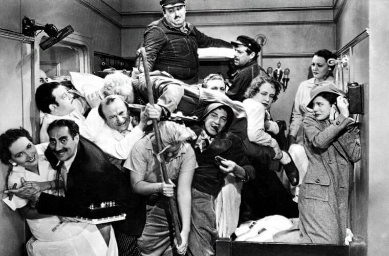 Fotograma del camarote de los hermanos Marx