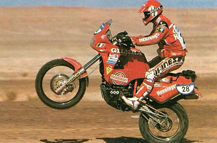 Gilera RC 600 en el desierto