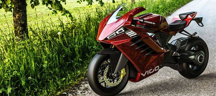 Montaje fotográfico de la moto Vigo