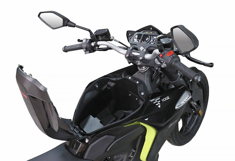 Hueco portaobjetos de la Voge ER10