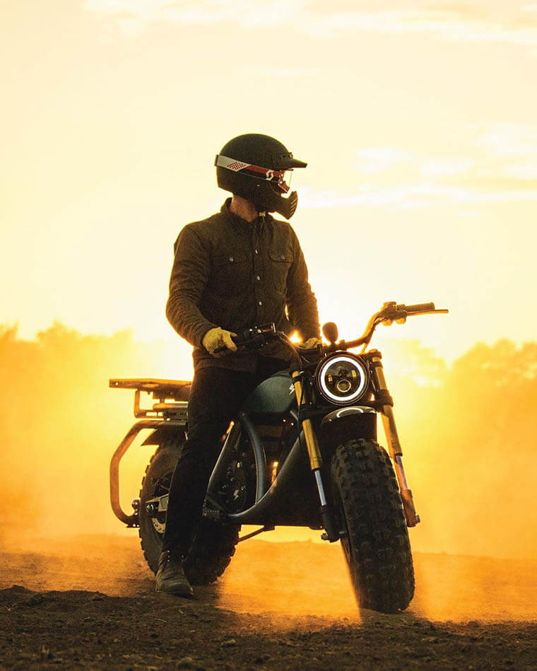 Volcon Grunt en puesta de sol